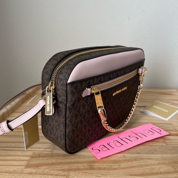 🌼Michael Kors Purse - Picture 3 of 15